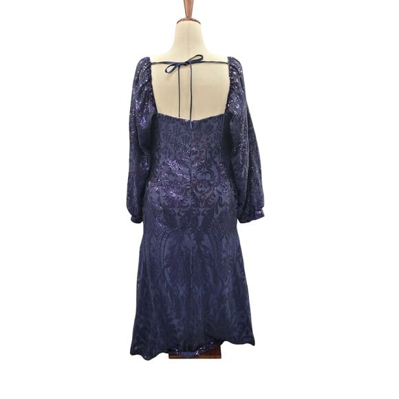 NWT Long Sleeved Patterned Sequin Gown in Navy Blue - Picture 11 of 13